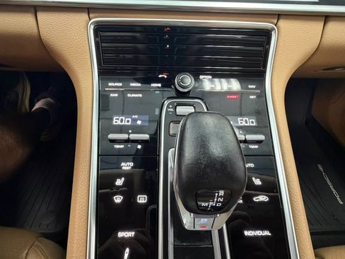 Used 2018 Porsche Panamera 4 AWD/4WD image 72