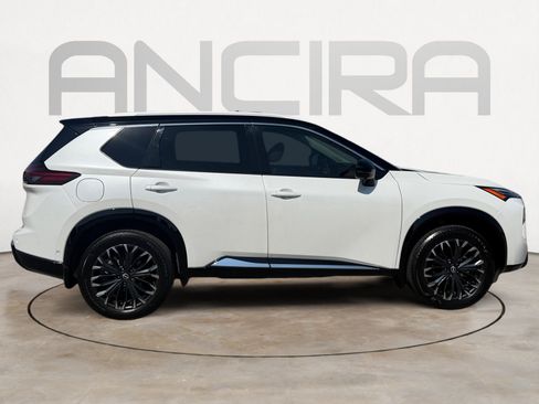 Used 2025 Nissan Rogue Platinum w/ Platinum Premium Package AWD/4WD image 12