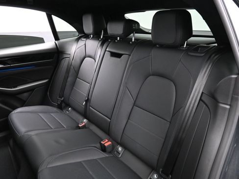 Certified 2025 Porsche Macan Electric RWD image 23