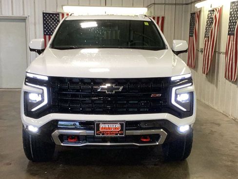 New 2026 Chevrolet Suburban Z71 w/ Comfort Package AWD/4WD image 17