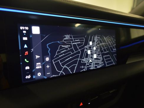 Certified 2024 Porsche Macan 4 Electric AWD/4WD image 31