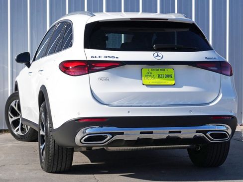 Used 2025 Mercedes-Benz GLC 350e 4MATIC image 6