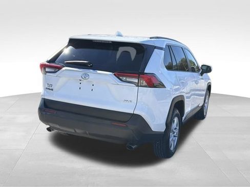 Used 2020 Toyota RAV4 XLE w/ Convenience Package FWD image 5
