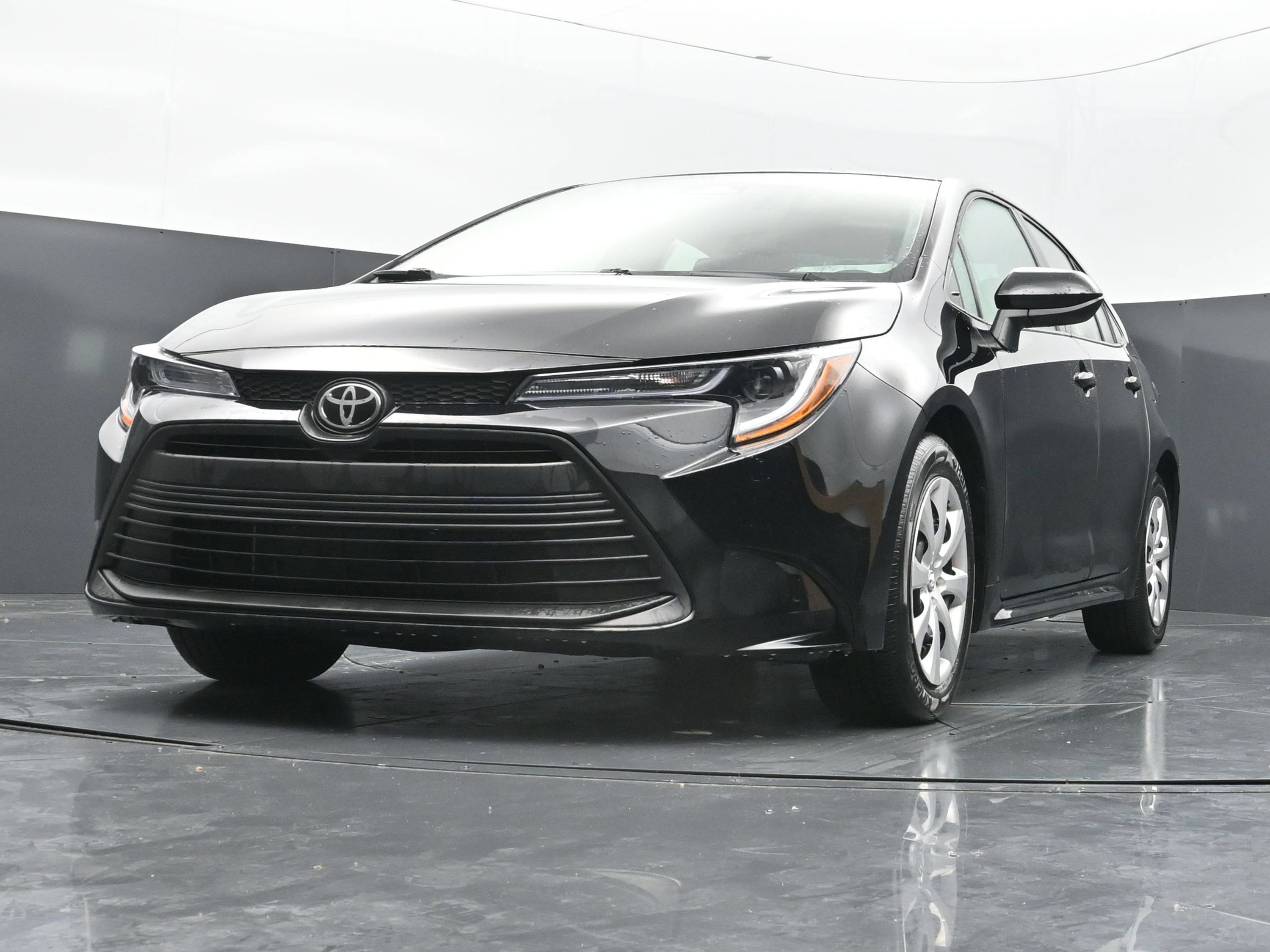 Used 2026 Toyota Corolla LE FWD image 35