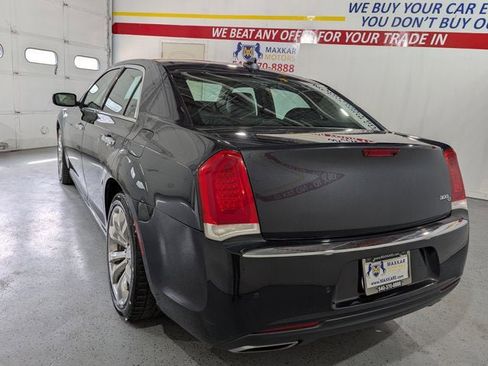 Used 2017 Chrysler 300 C w/ Safetytec Plus Group image 5