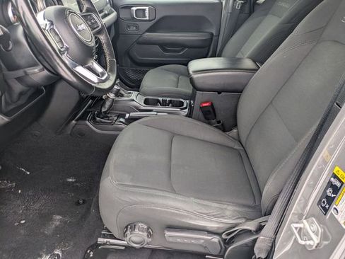 Used 2020 Jeep Wrangler Unlimited Sahara image 15
