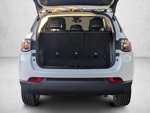 Used 2022 Jeep Compass Latitude w/ Sun and Sound Group image 6