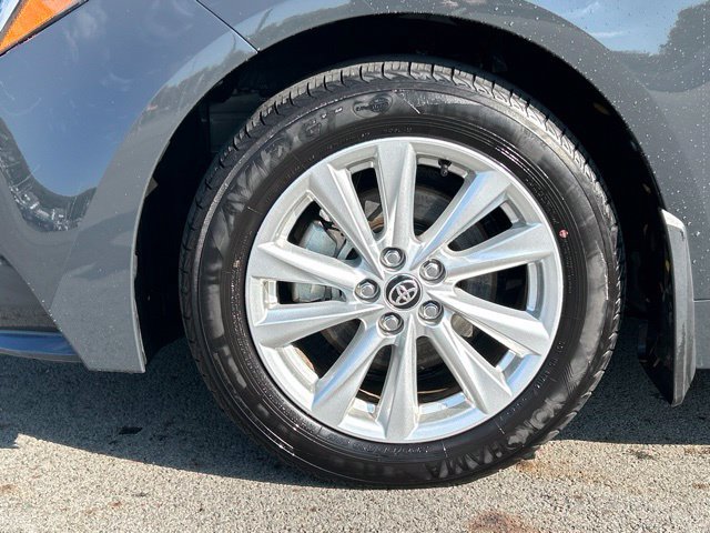 Used 2026 Toyota Corolla LE w/ LE Premium Package AWD/4WD image 2