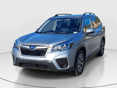 Used 2020 Subaru Forester Premium image 3