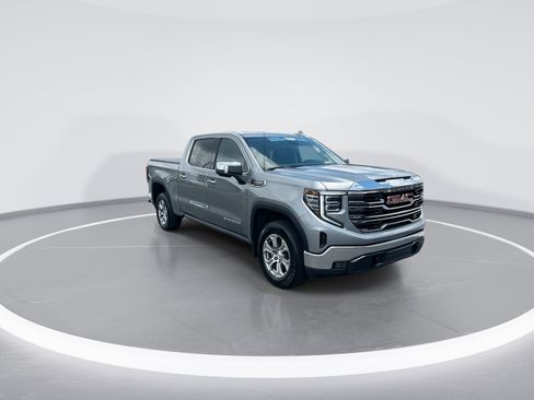Used 2025 GMC Sierra 1500 SLT AWD/4WD image 2