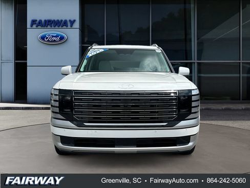 Used 2026 Hyundai Palisade Calligraphy FWD image 2