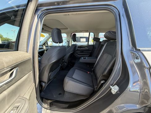 Used 2023 Jeep Grand Cherokee Laredo AWD/4WD image 15