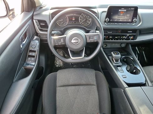 Used 2024 Nissan Rogue SV FWD image 12