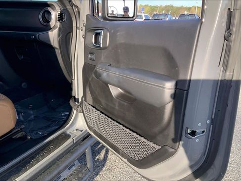 Used 2023 Jeep Gladiator Rubicon w/ LED Lighting Group image 22