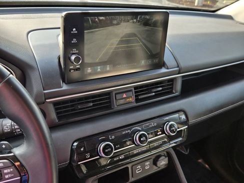 Used 2023 Honda Pilot Touring image 21