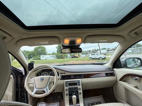 Used 2010 Volvo XC70 T6 AWD/4WD image 16
