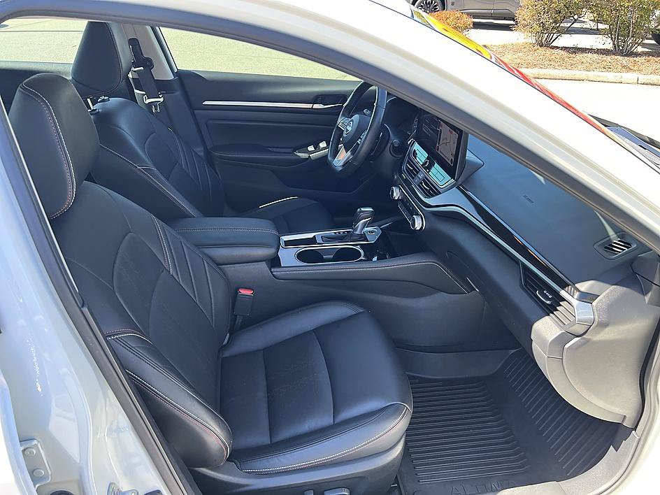 Certified 2024 Nissan Altima 2.5 SR w/ SR Premium Package FWD image 17