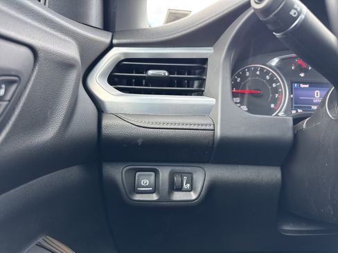 Used 2020 GMC Acadia SLE w/ Driver Convenience Package image 25