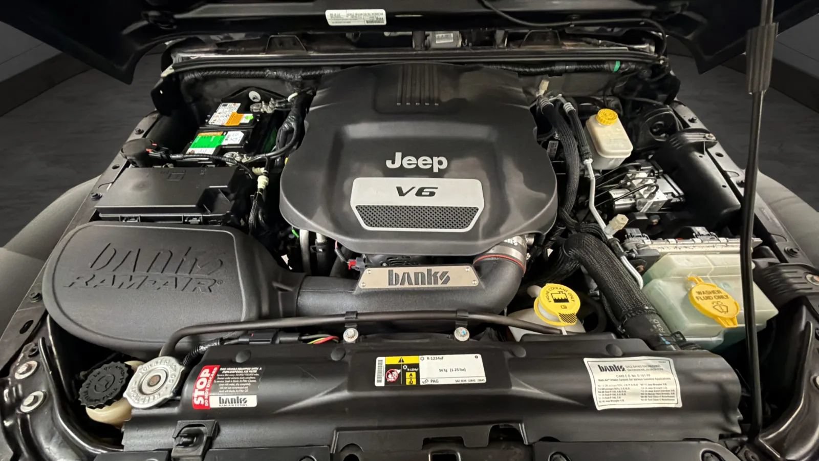 Used 2015 Jeep Wrangler Unlimited Sport AWD/4WD image 21
