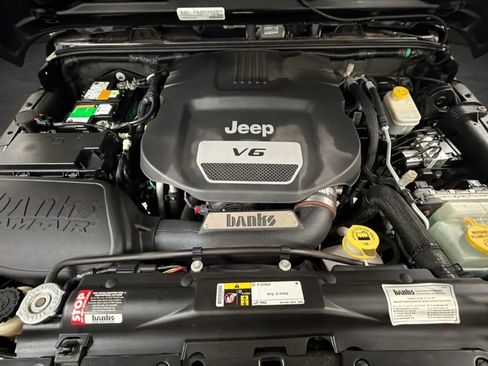Used 2015 Jeep Wrangler Unlimited Sport AWD/4WD image 21