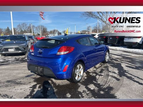 Used 2013 Hyundai Veloster Base image 4