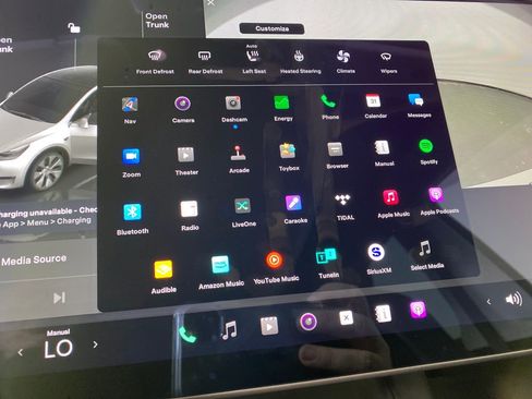 Used 2022 Tesla Model Y Long Range image 23