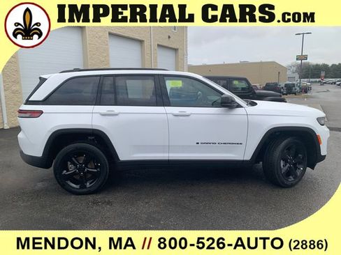 New 2025 Jeep Grand Cherokee Altitude AWD/4WD image 14