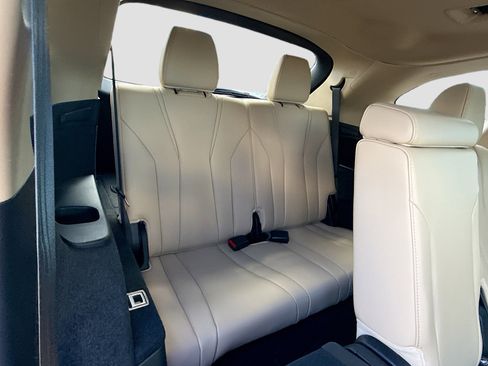 Used 2023 Acura MDX SH-AWD image 22