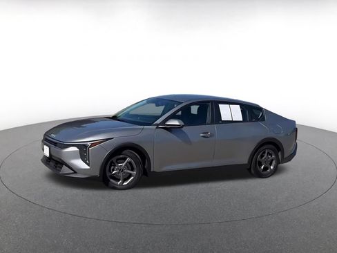 Used 2025 Kia K4 FWD image 6