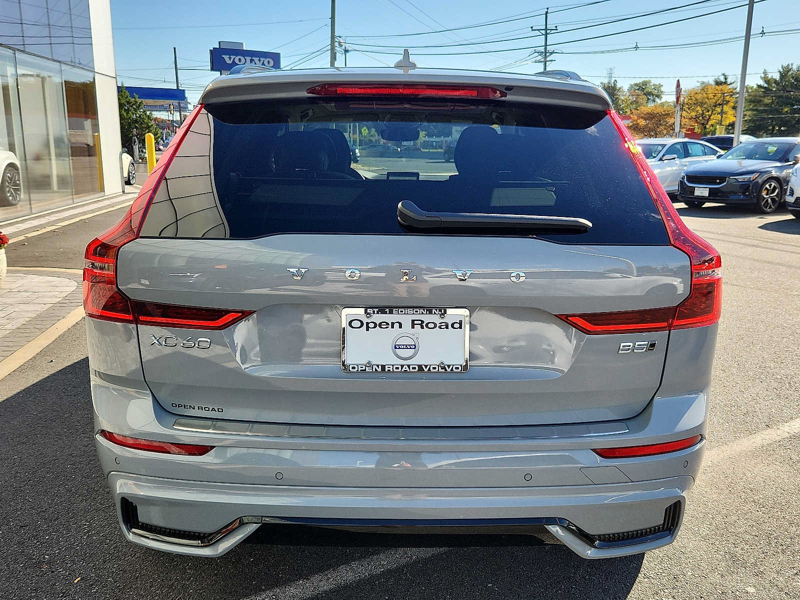 Used 2027 Volvo XC60 B5 Plus AWD/4WD image 5