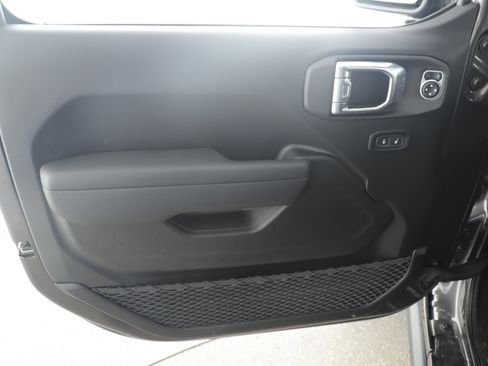 New 2025 Jeep Gladiator Rubicon w/ Safety Group image 10