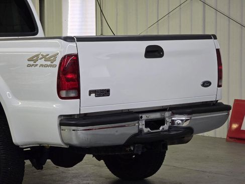 Used 2000 Ford F350 XLT image 12