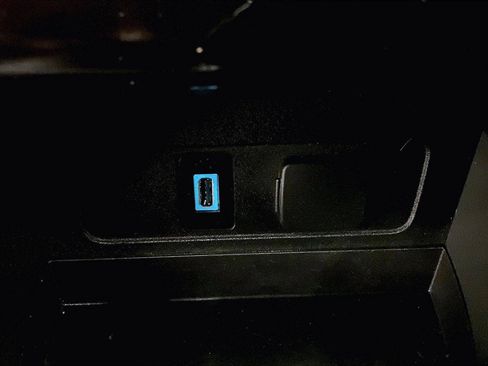 Used 2017 Ford Escape Titanium image 31