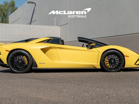 Used 2019 Lamborghini Aventador S AWD/4WD image 8