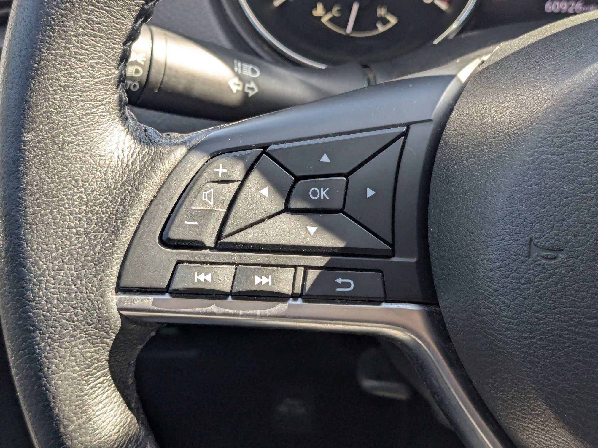 Used 2019 Nissan Rogue S w/ Special Edition Package FWD image 24