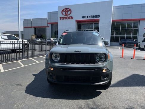Used 2018 Jeep Renegade Altitude w/ Safety & Security Group AWD/4WD image 3