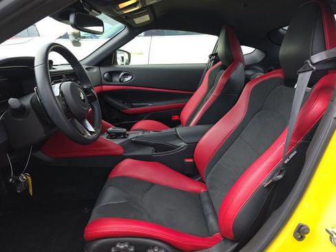 Certified 2024 Nissan Z Performance w/ Floor Mat Package image 5