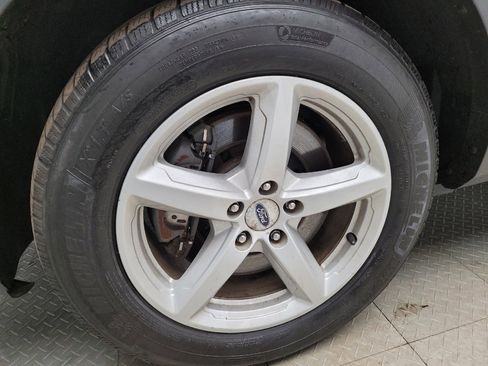 Used 2016 Ford Explorer XLT image 31