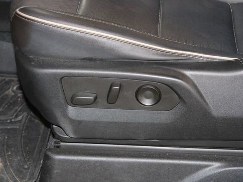 Used 2022 Chevrolet Suburban Premier RWD image 17