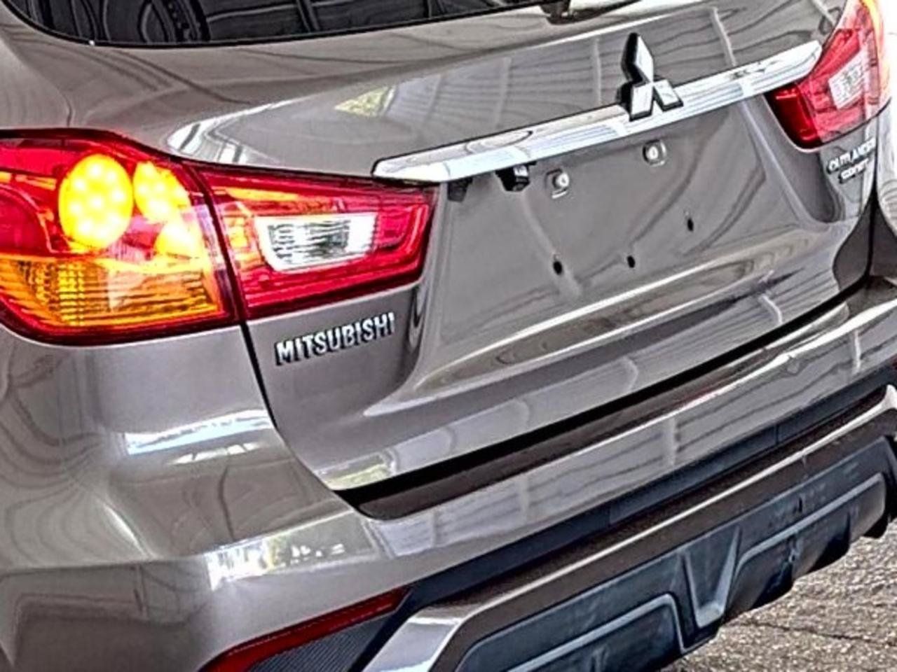 Used 2018 Mitsubishi Outlander Sport ES FWD image 9