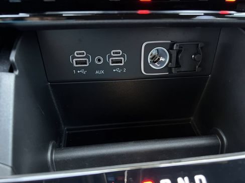 Used 2025 Jeep Grand Cherokee Limited RWD image 18