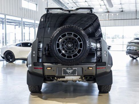 Used 2025 Land Rover Defender 110 AWD/4WD image 5