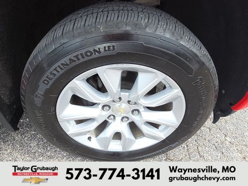 Used 2020 Chevrolet Silverado 1500 Custom w/ Custom Value Package AWD/4WD image 12
