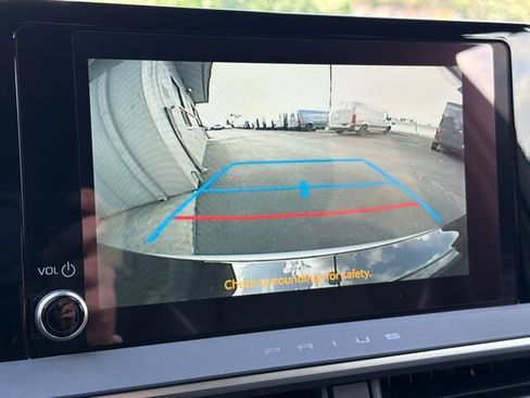 Used 2023 Toyota Prius XLE FWD image 23