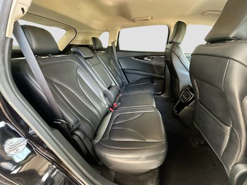 Used 2022 Lincoln Nautilus FWD w/ Premium Package image 27