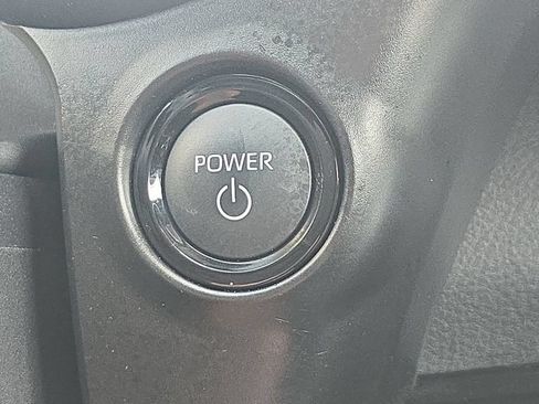 Used 2025 Toyota Sienna Platinum AWD/4WD image 30