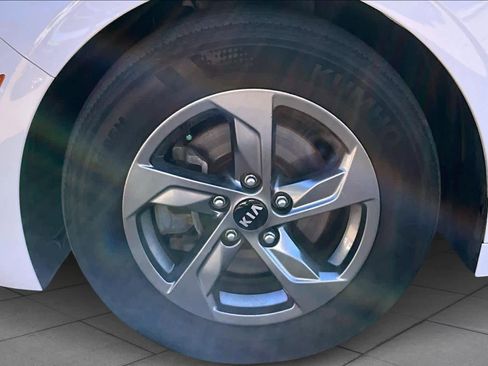 Used 2021 Kia K5 LXS image 3