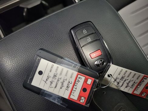 Used 2024 Toyota Tacoma TRD Sport w/ TRD Sport Upgrade Package image 16