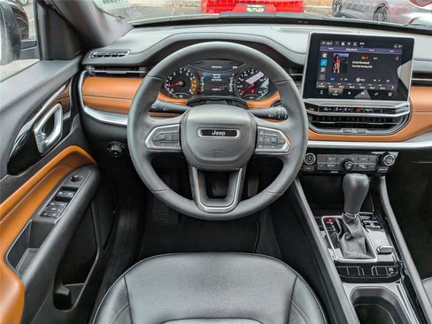 Certified 2024 Jeep Compass Limited image 17