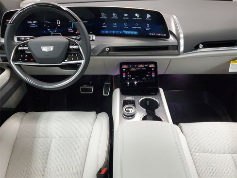 New 2026 Cadillac Vistiq Sport w/ LPO, Floor Liner Package image 22